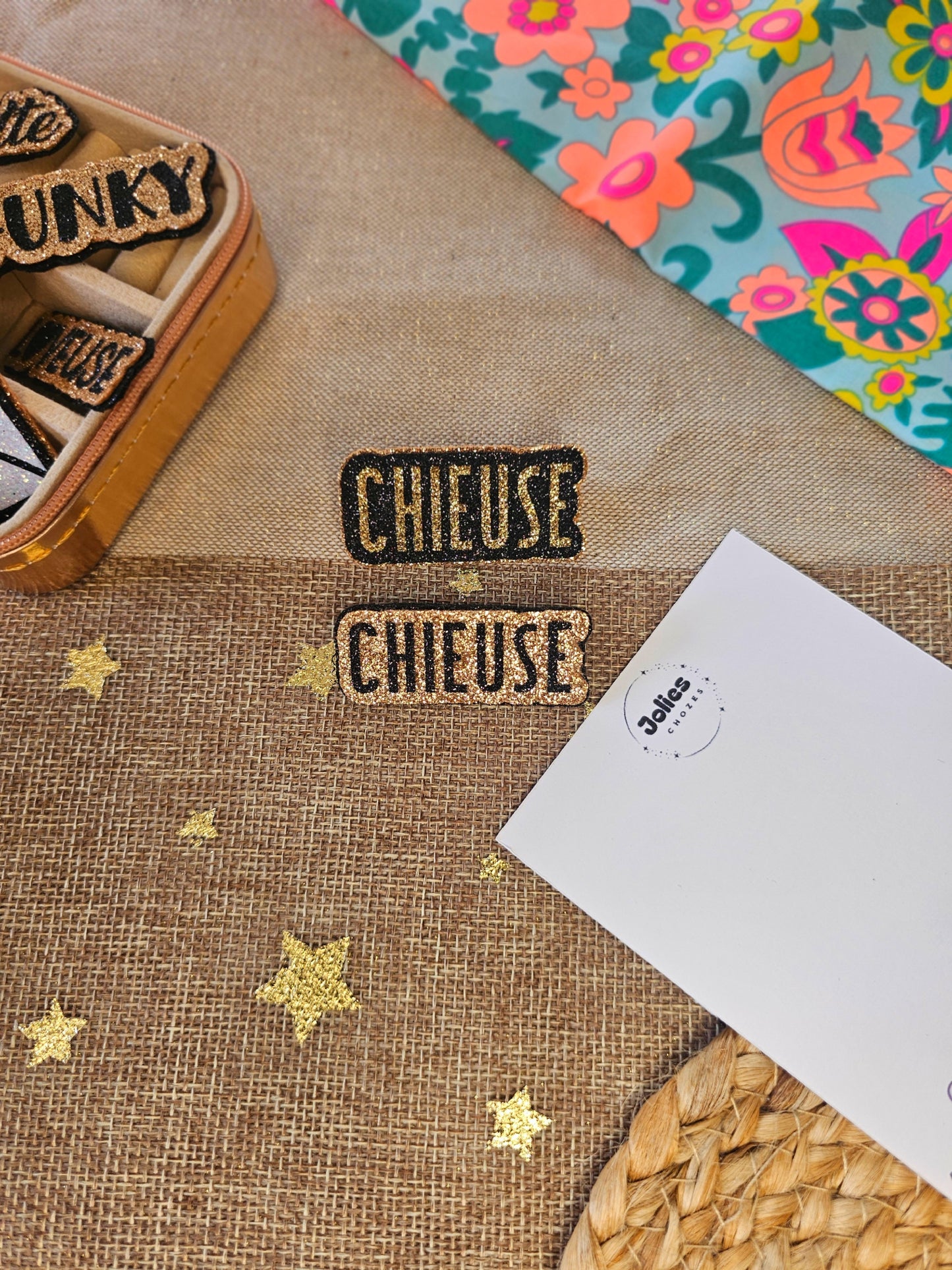 Pin's "Chieuse"