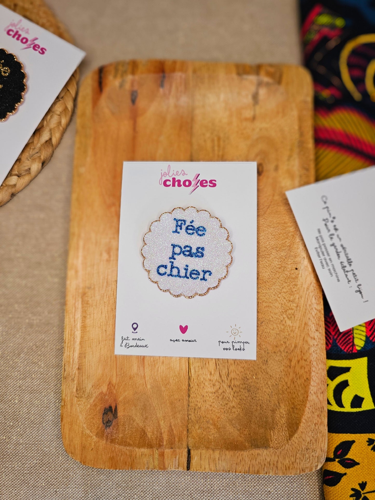 Pin's "Fée pas chier"