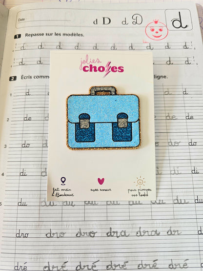 Pin's "Charly le cartable"