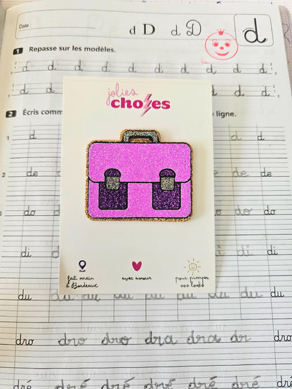 Pin's "Charly le cartable"
